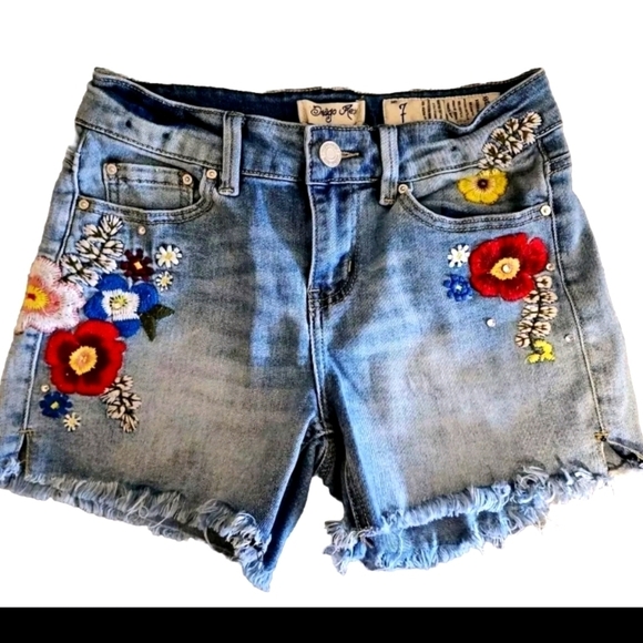 Indigo Rein Pants - Womens Indigo Rein Embroidered Denim Shorts Size 7 Fringe Distressed Look